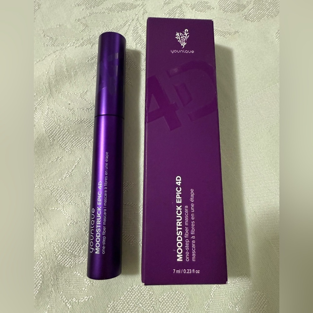 Black - Younique Moodstruck Epic 4D Mascara